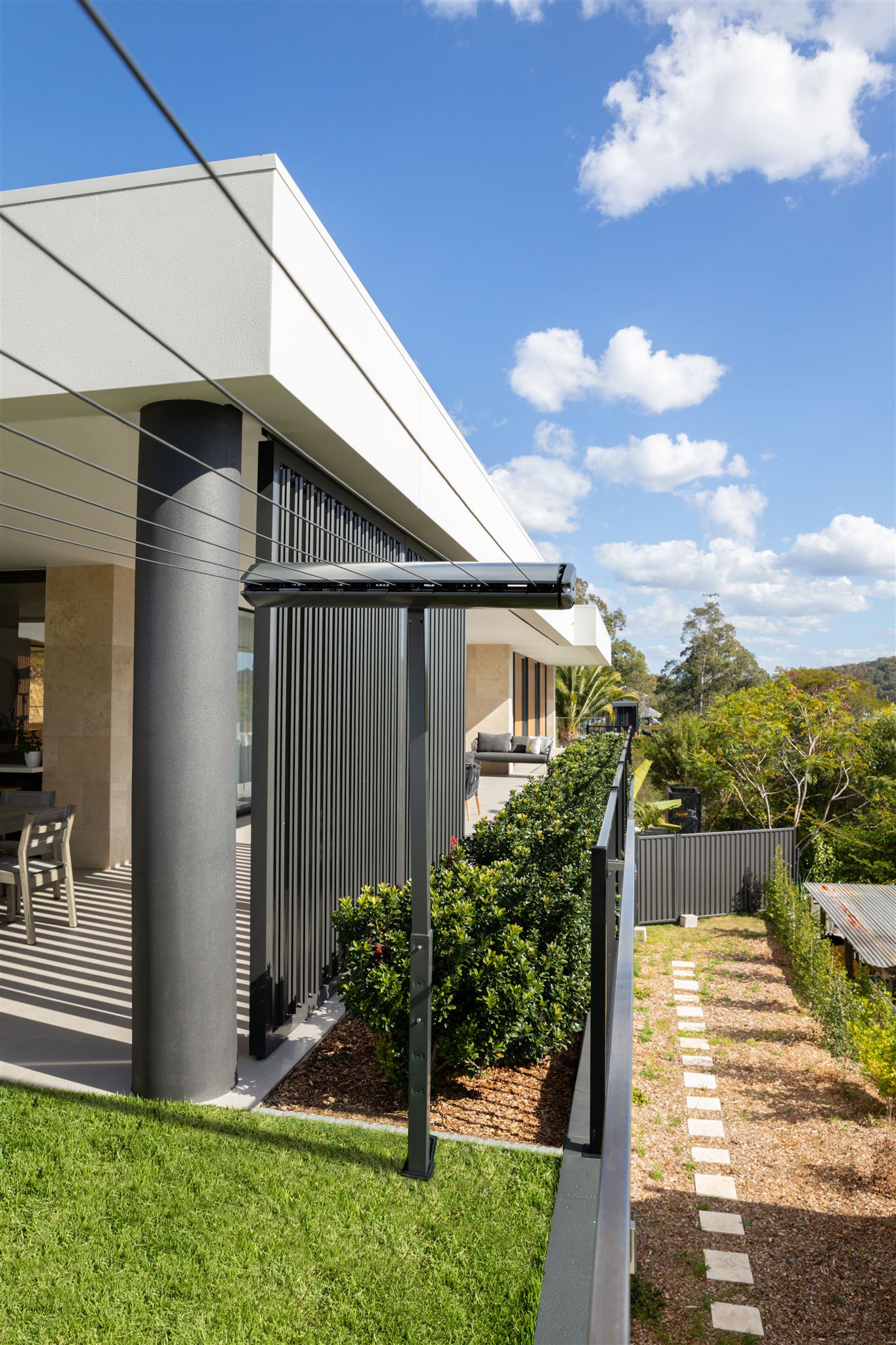 Hills Retracting 47M 7 Line Clothesline